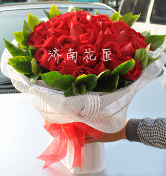 33朵红玫瑰花束济南鲜花速递同城花店生日送花圣诞节情人节七夕节