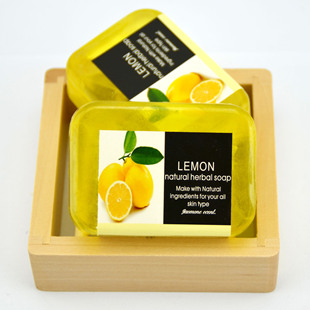 柠檬手工皂 纯天然柠檬精油皂 纯天然沐浴皂 创意美白香皂 包邮