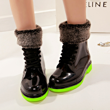 2015年新款女士雪地靴荧光色仿漆皮韩国时尚雨鞋 雨靴 橡胶鞋