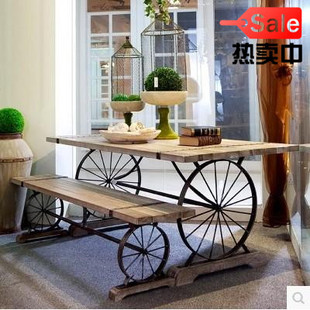 新品美式乡村复古实木餐桌椅组合做旧铁餐桌轮子餐桌椅造型车轮桌