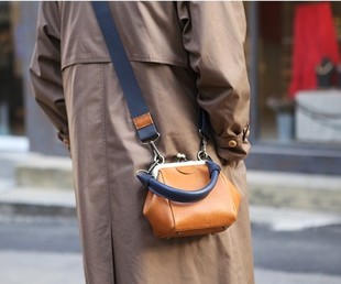2016秋冬韩版新款复古包包手提夹子包单肩斜挎包粗肩带撞色小包包