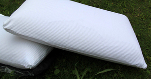 特拉雷乳胶枕头 颈椎枕 透气性好竹纤维外套面包枕孕妇枕 包邮