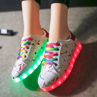 秋季七彩灯发光鞋女USB充电LED灯亮灯鞋夜光鞋韩版女学生休闲板鞋