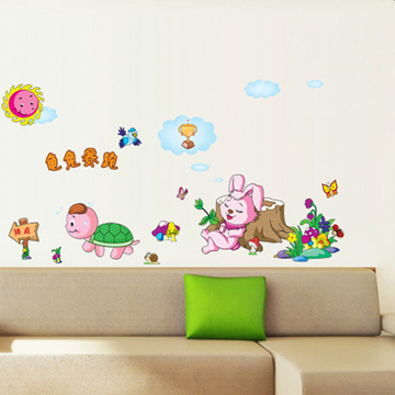 新款特价儿童房动物贴画 寓言故事龟兔赛跑 卡通装饰墙贴纸床头贴