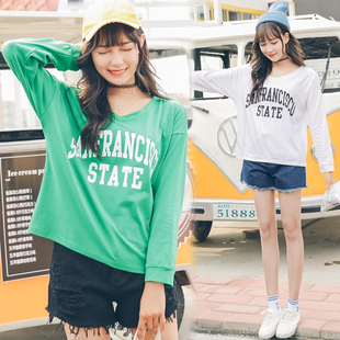 蘑菇街秋装新款潮女装韩版字母印花百搭学生上衣V领长袖T恤女衣服