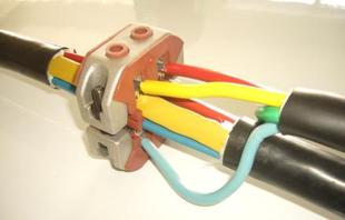 GHFC-1四芯穿刺连接器 电缆穿刺线夹 环形穿刺夹 四芯穿刺连接环