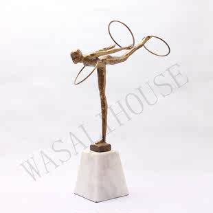 瓦萨里原创大理石铸铁体操人 创意铸铁人物软装样板房摆件工艺品
