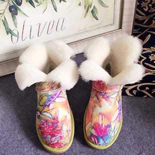 澳洲A级羊皮毛一体雪地靴女靴短筒花朵口保暖防滑复古涂鸦女短靴